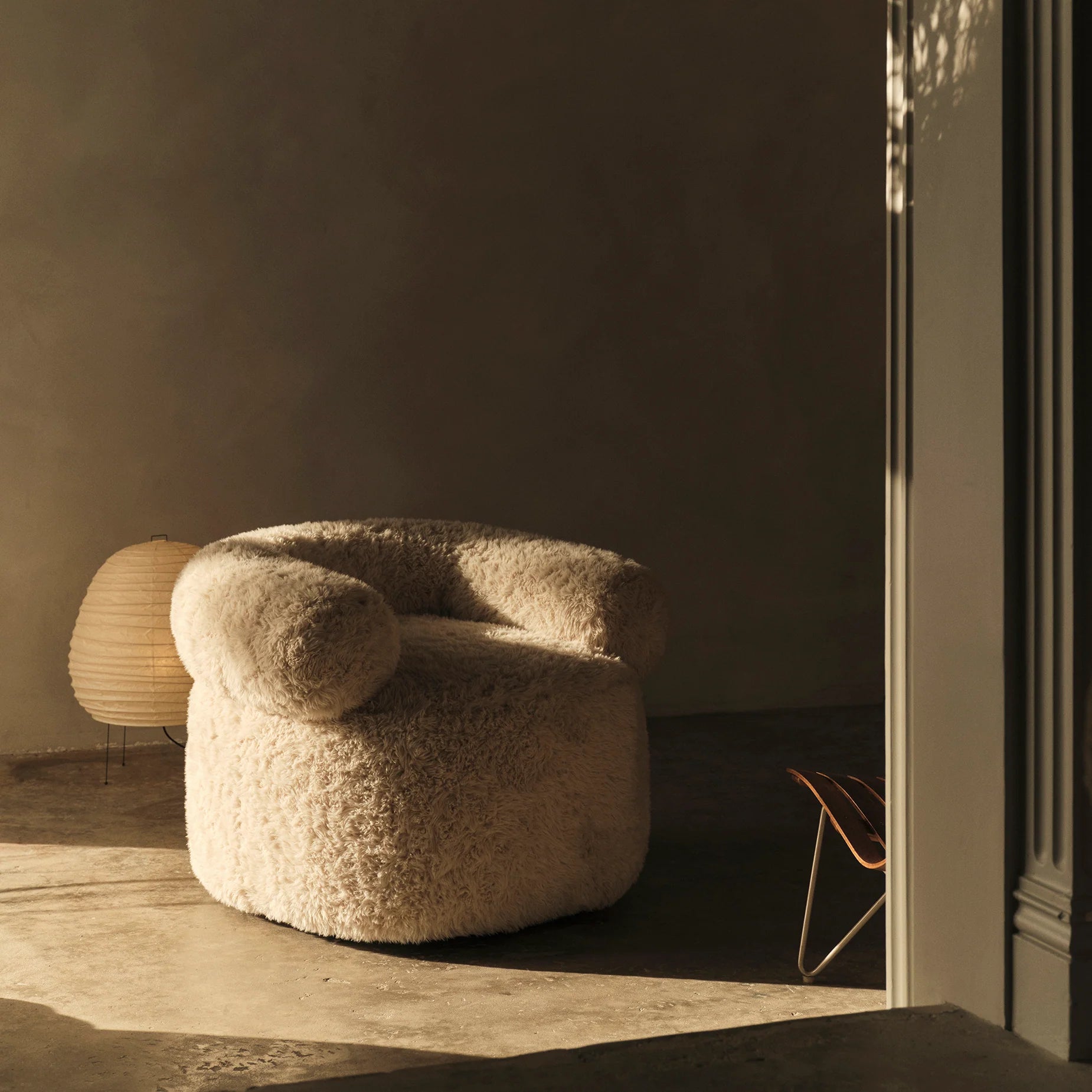 Huggy Swivel Armchair - Paddington Cashew