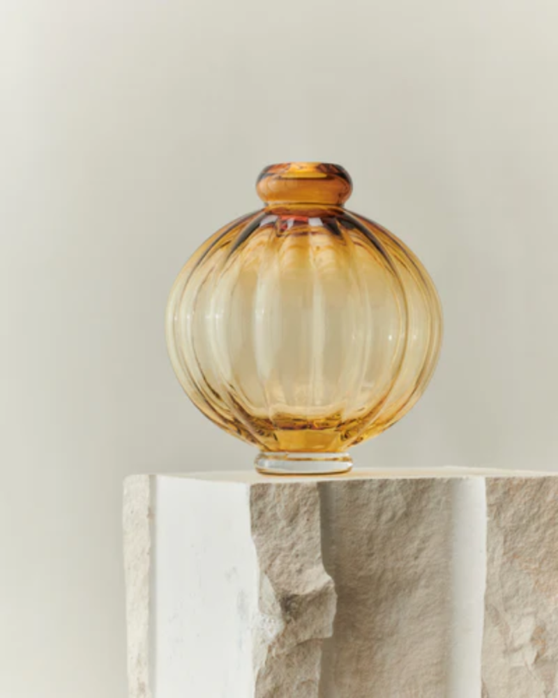 Balloon Vase Glass 01 - Amber